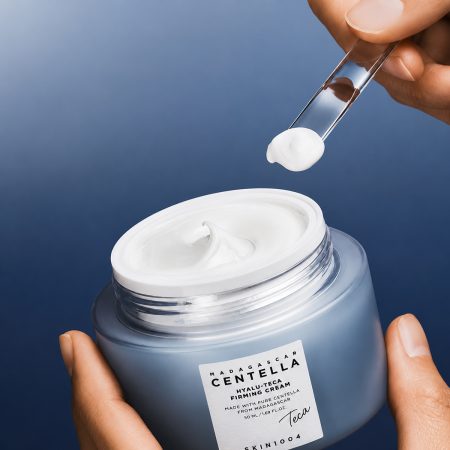 کرم آبرسان و ضد چروک هیالوتیکا سنتلا اسکین۱۰۰۴ 10 skin1004 hyalu teca firming cream texture